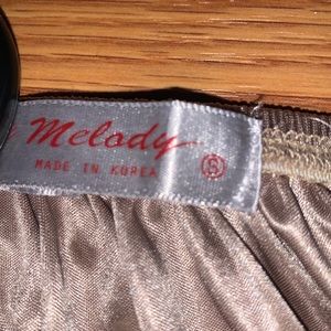 Beige/cream under slip